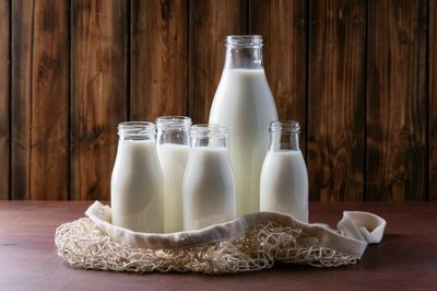 绿巨人污版绿巨人污APP建议中老年补钙，常吃五大补钙食物，强筋壮骨益身体健康